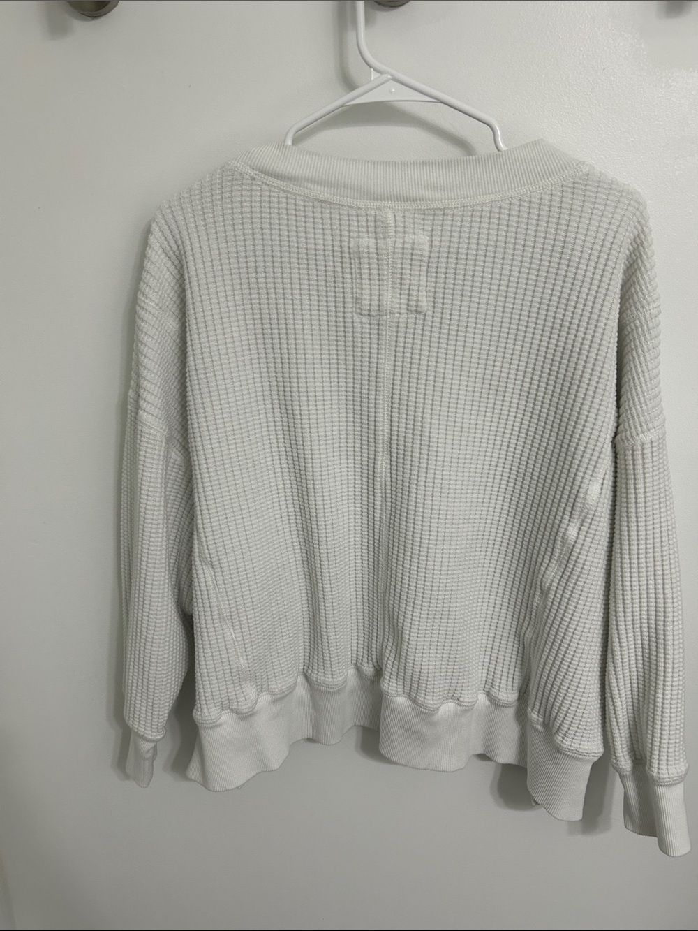 American Eagle Outfitters White Waffle V-Neck Sweater - Picture 5 of 5